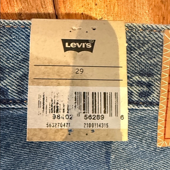 NWT Levi's Distressed Blue Jean Shorts - Picture 5 of 8